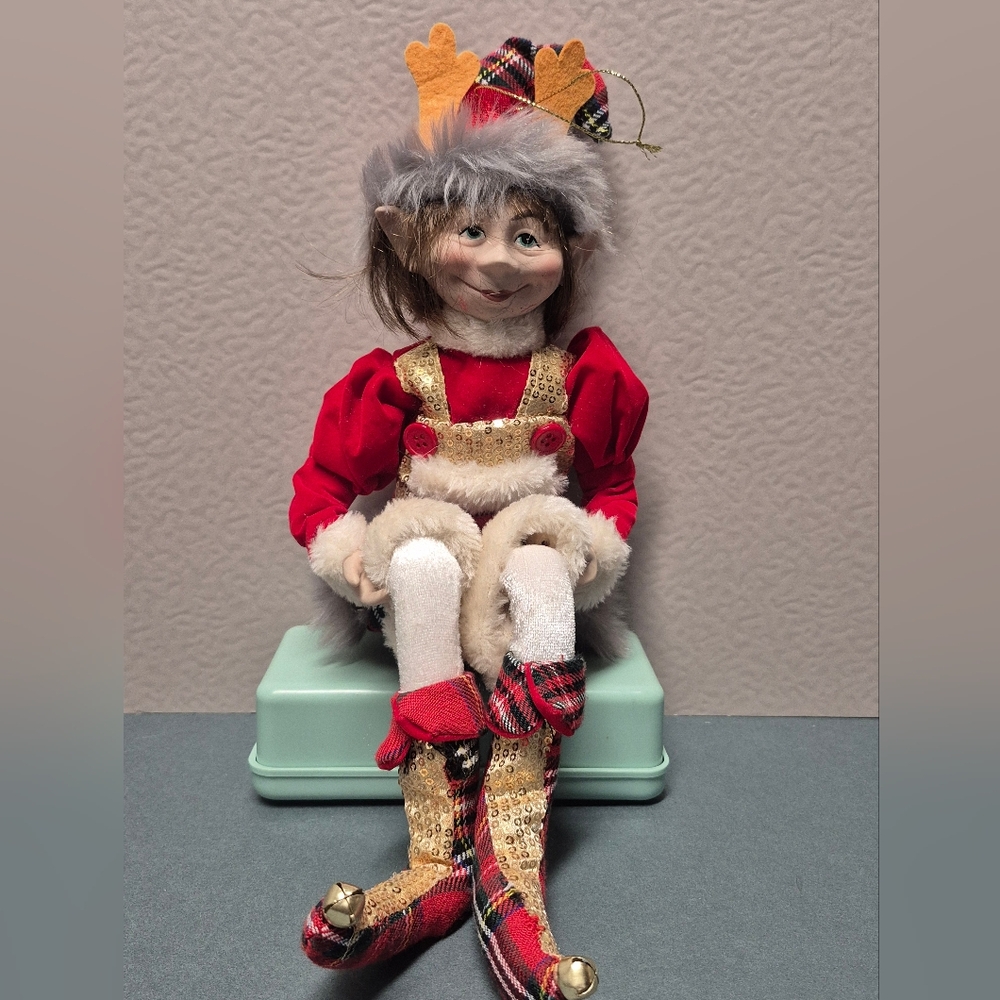 Elf  'Knee Hugger' Poseable - Christmas